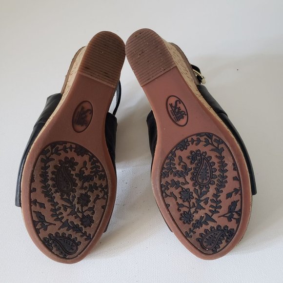 Sofft Black Wedge Sandals - Picture 4 of 11